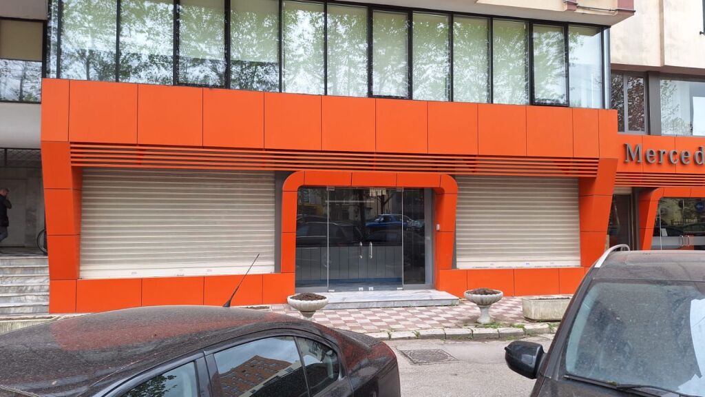 DYQAN ME QERA 186.5 M2 RRUGA DRITAN HOXHA 3000 EURO
