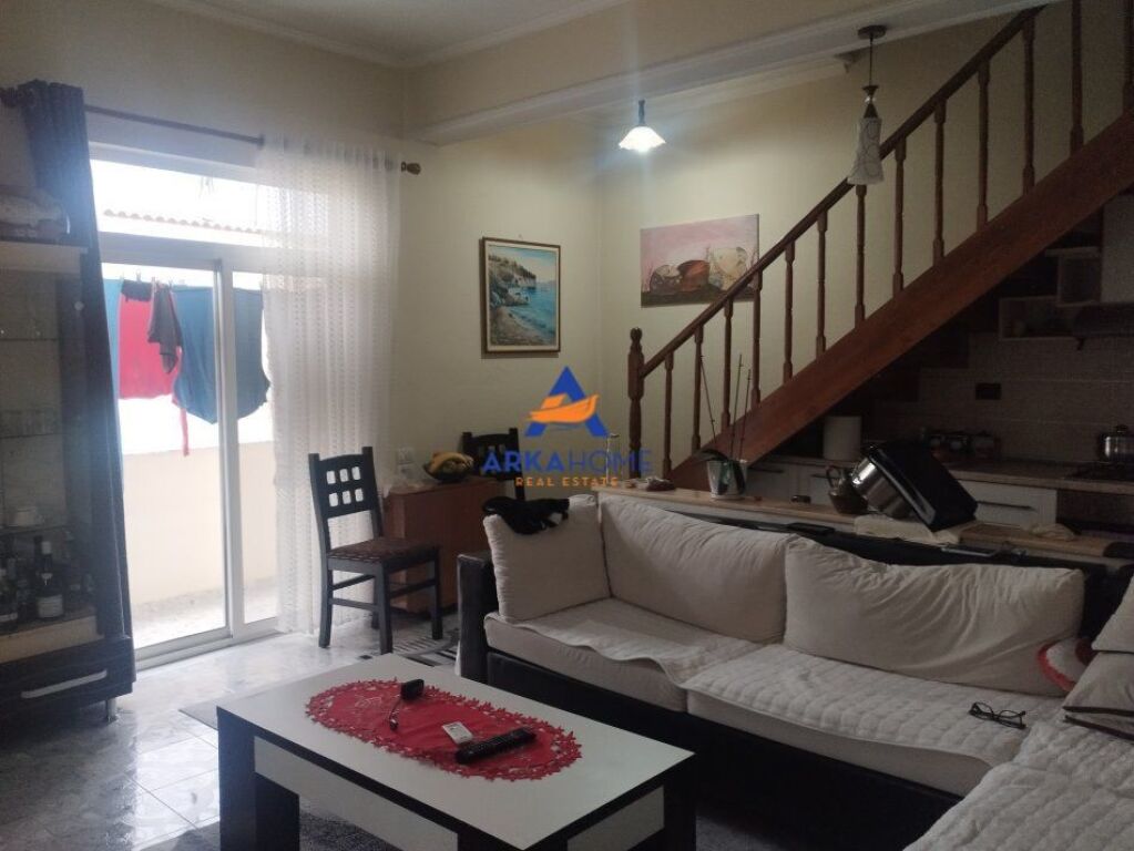 VENDESI PRIVATO IN VENDITA 2 PIANI "VIA TANUSH SHYRI, KOMBINAT" 235.000 EURO