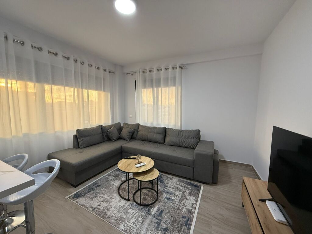 Affitto, Appartamento 2+1+2+Posto Auto, Nuovo Mercato, Tirana.