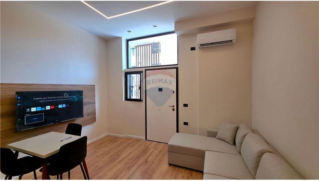 Apartament 1+1 ne shitje vije e pare Lungo Mare, Vlore