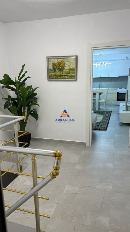 JEPET DUPLEX ME QERA 73M2 "RRUGA HAXHI HYSEN DALLIU , BULEVARDI ZOGU 1" 60000 LEKE
