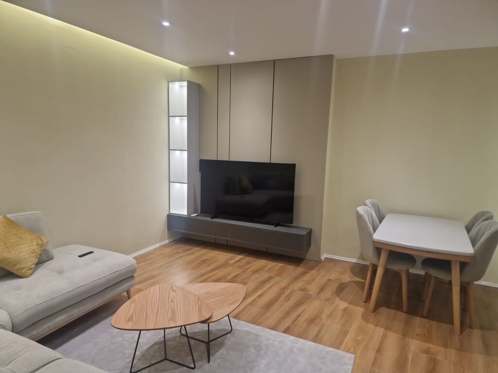 Kompleksi "Galeria Roma" Te Rruga e Kavajes prane Qendres,shitet apartament eskluziv 1+1