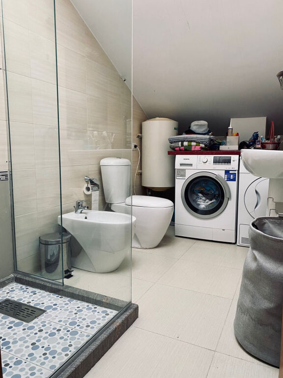 Villa su 3 piani in affitto vicino a Via Elbasan (ID BV22327)​ Tirana