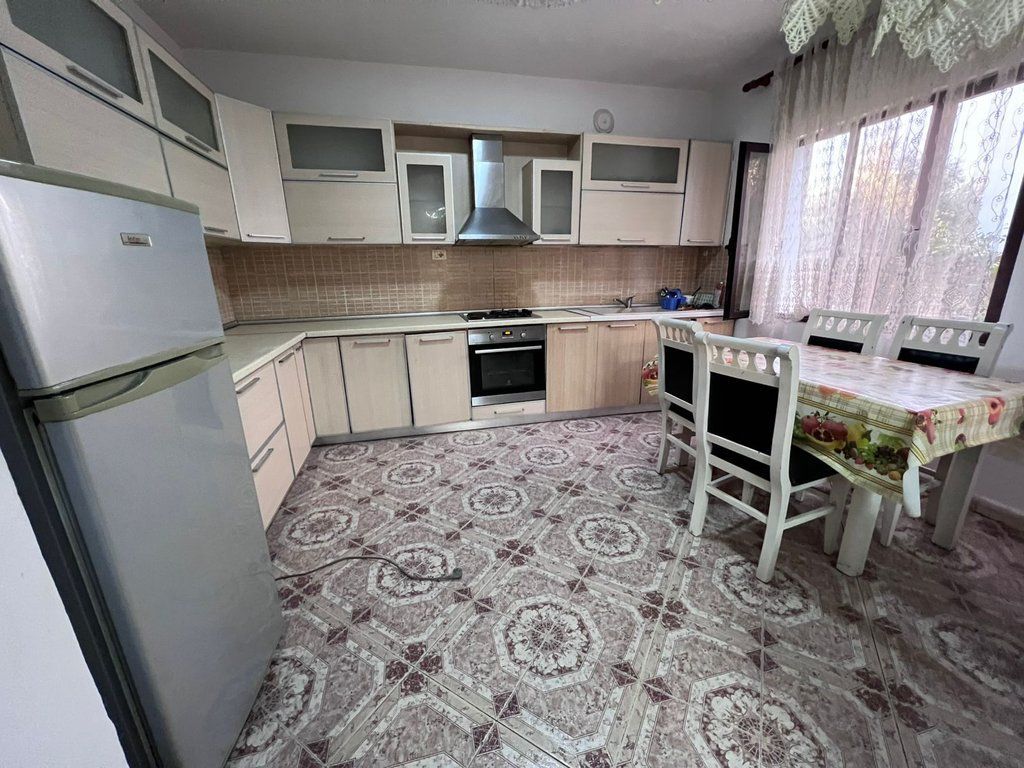 Qera, Apartament 2+1, Ish Parku i Autobuzave , Tirane.