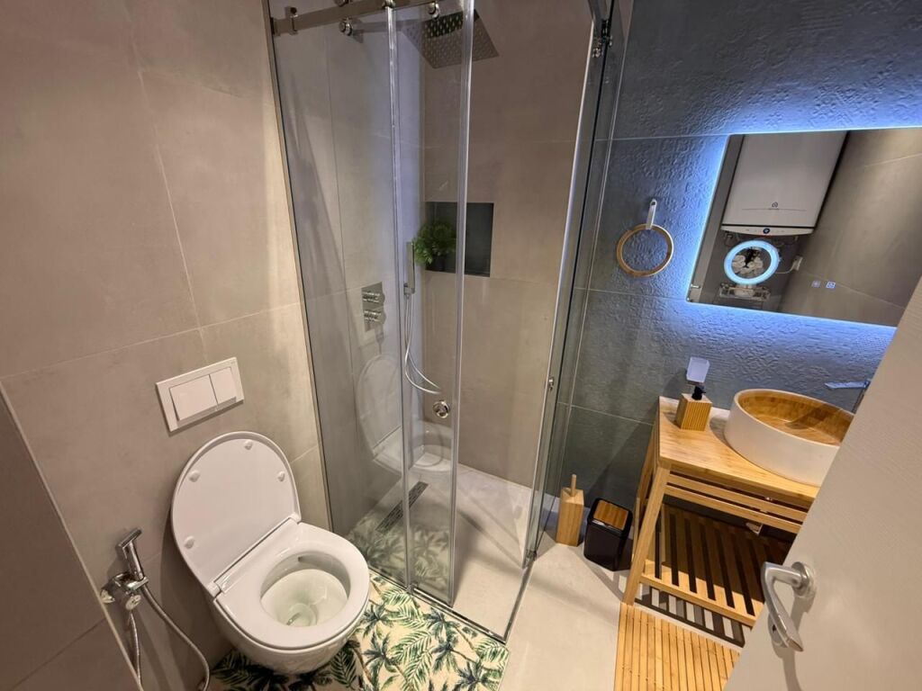 📣 AFFITTO SUPER Appartamento 1+1 con Balcone 📍 Giardino Zoologico, Tirana ✨ 💶 Prezzo 900 Euro