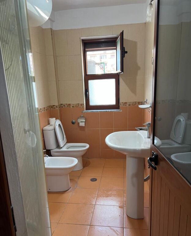 For rent Apartment 1+1, Oxhaku near the United School 400 thousand lek