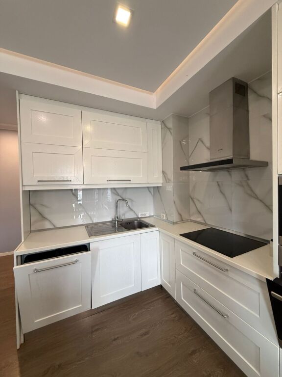 Exclusive, 21 Dhjetori, Old Park! We offer for rent a 2+1+2 Apartment at "Rezidenca Alba"!