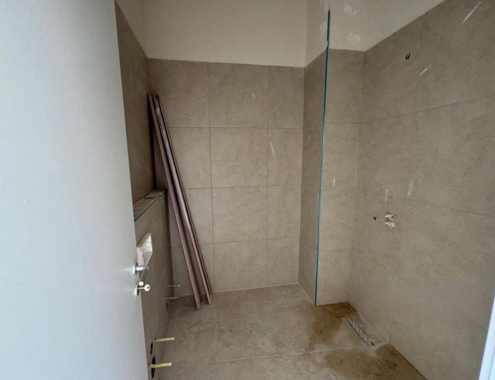 Appartamento 2+1+2 in Vendita a Fresk, Tirana