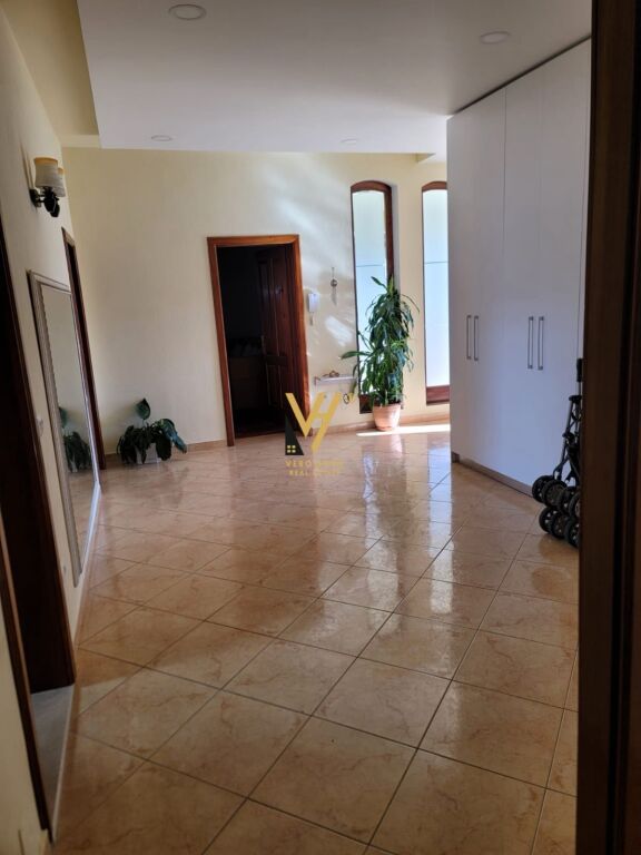 JEPET APARTAMENT 2+1+2 ME QIRA NE SAUK 80.000 LEKE