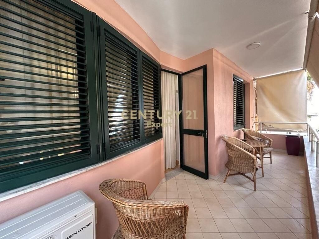 JEPET ME QIRA APARTAMENT 2+1+2 TEK JOENA,21 DHJETORI 800 € /Muaj