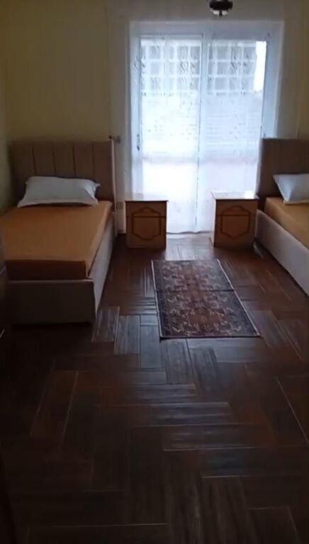 In affitto Appartamento 2+1, Xhamlliku vicino a Rosman Lala (via Qemal Stafa) 600 mila leke