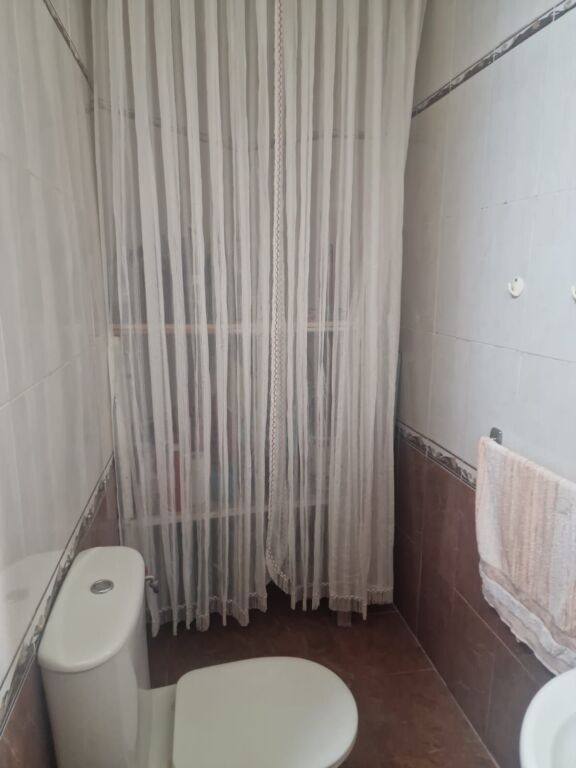 Eskluzive,Shitet apartament 2+1+2 tualete te Liqeni i Tiranes