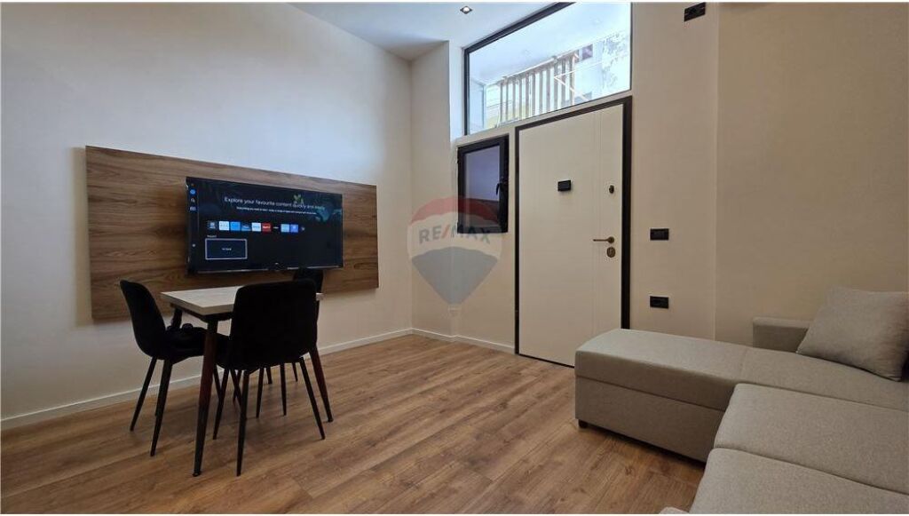 Apartament 1+1 ne shitje vije e pare Lungo Mare, Vlore