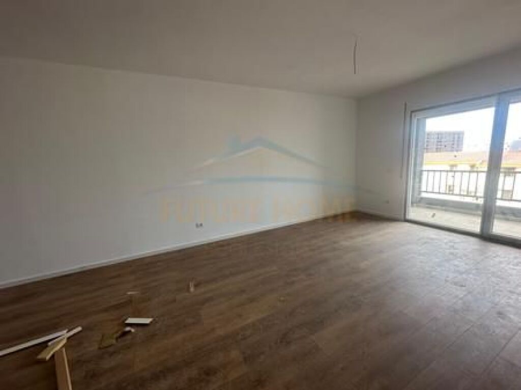In vendita, Appartamento 2+1+2, Via 5 Maji, Tirana.