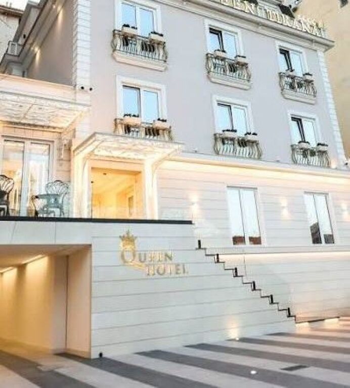 🏡 SHITET APARTAMENT 2+1 — Mbikalimi i Kristalit (pranë Hotel Queen)