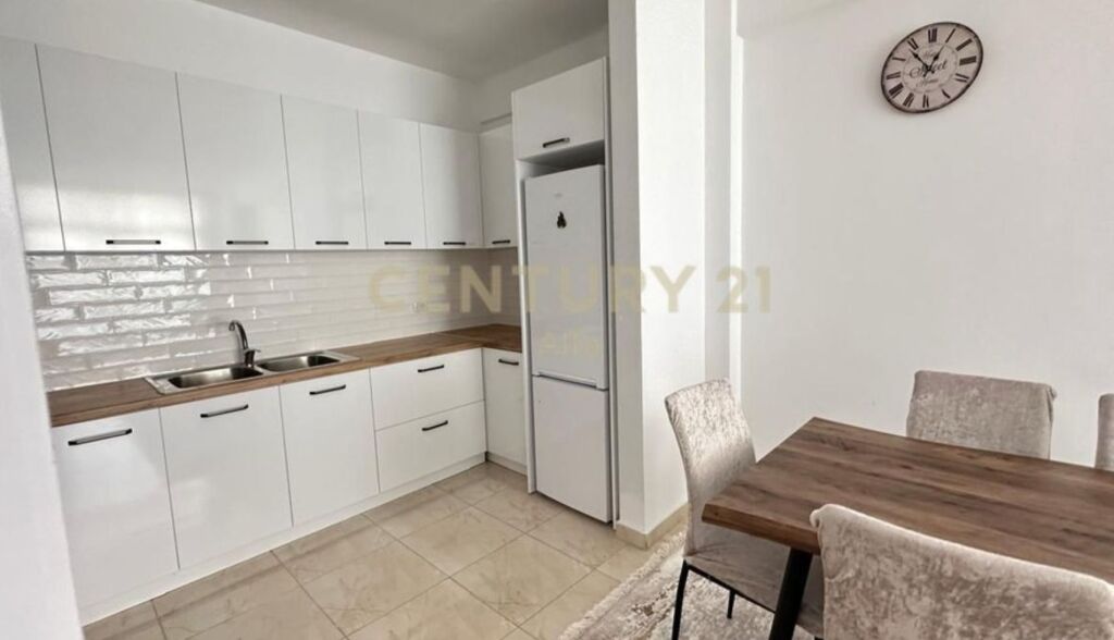 Jepet me qera apartament 2+1