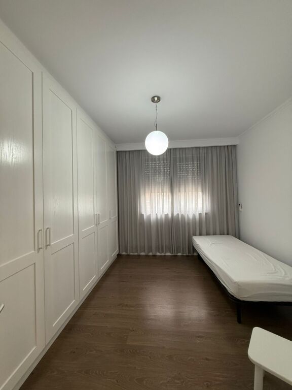 Exclusive, 21 Dhjetori, Old Park! We offer for rent a 2+1+2 Apartment at "Rezidenca Alba"!