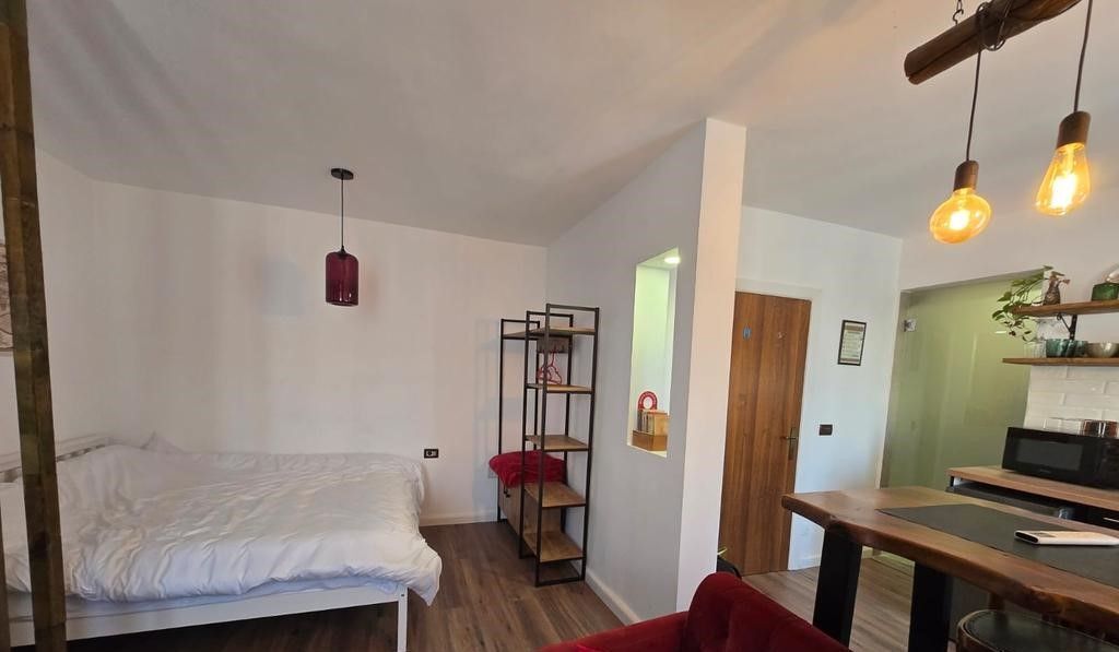 Monolocali in affitto a 21 Dhjetori - 42.000 ALL