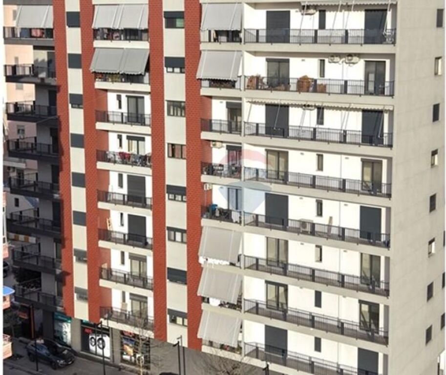 Appartamento 1+1 in vendita di fronte all'ex scuola del Petrolio, Vlora.