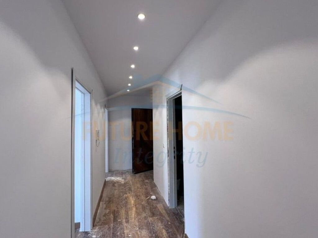 In vendita, Appartamento 2+1, Porcelan, Tirane.