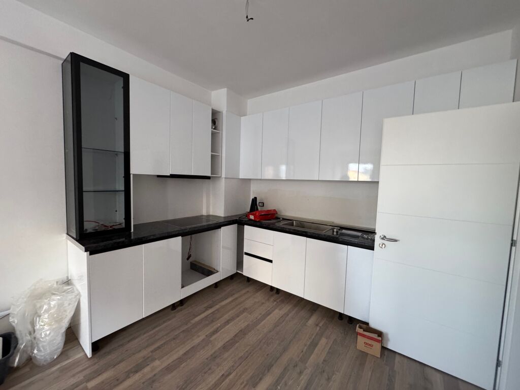 🏢 Apartment 1+1 for rent – 📍Astir, near Villa L2 🏗️ Newly completed building 🏢 Floor: 7 🏠 Typology: 1+1  💰 Price: 50,000 lek/month