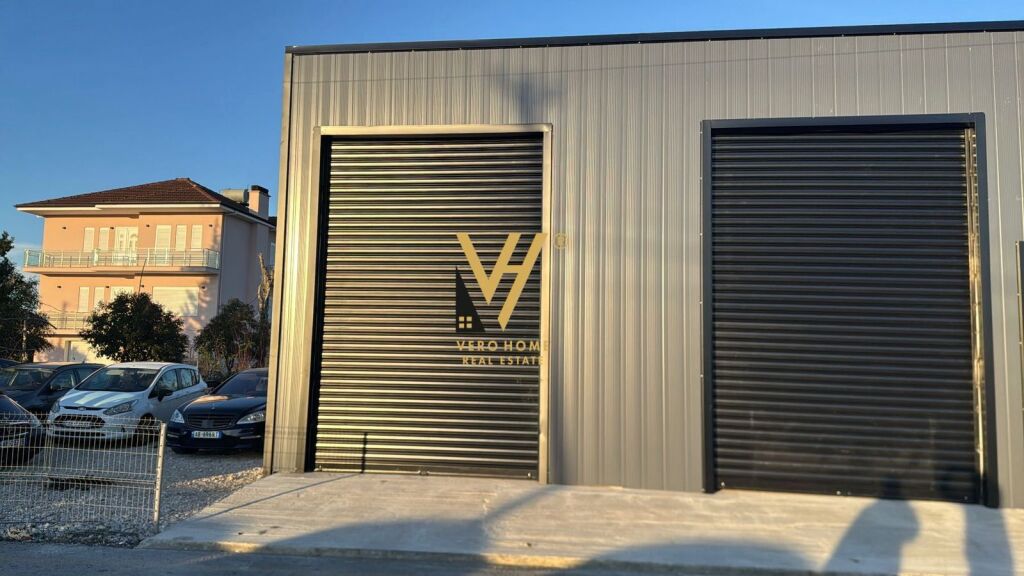 WAREHOUSE 63 M2 FOR RENT IN RINAS 90,000 LEKE
