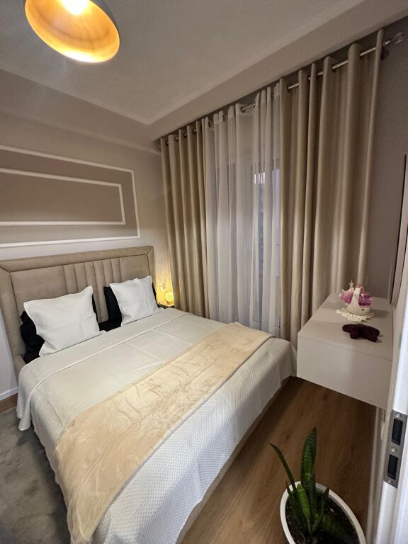 🏢 Jepet me qira apartament 1+1 – Rezidenca Kadiu, Ali Demi
