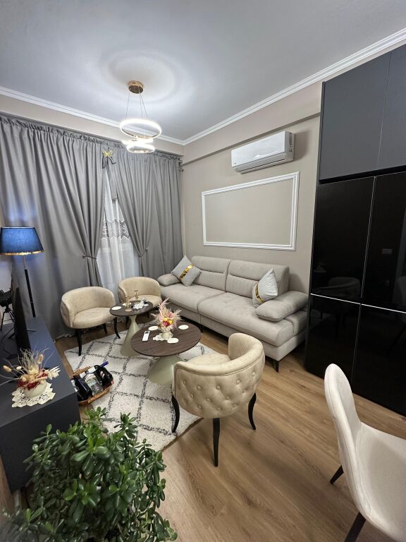🏢 Jepet me qira apartament 1+1 – Rezidenca Kadiu, Ali Demi