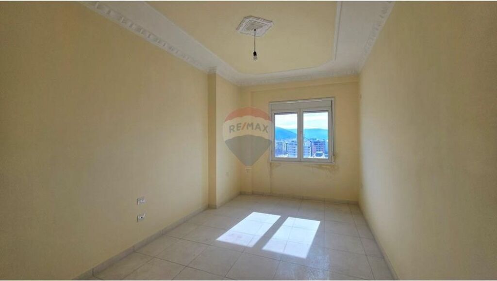 🏡 Shitet Apartament 1+1 në Transballkanike, Vlorë Pas Supermarket Haso