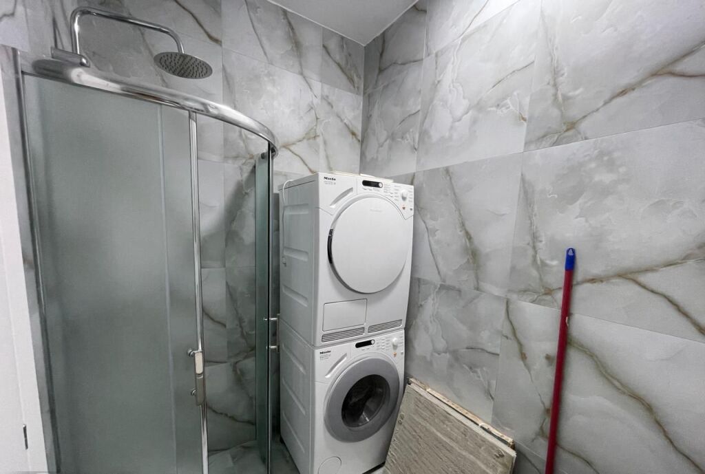 APARTAMENT ME QERA 2+1 ISH TREGU ELEKTRIK 65.000 LEKE