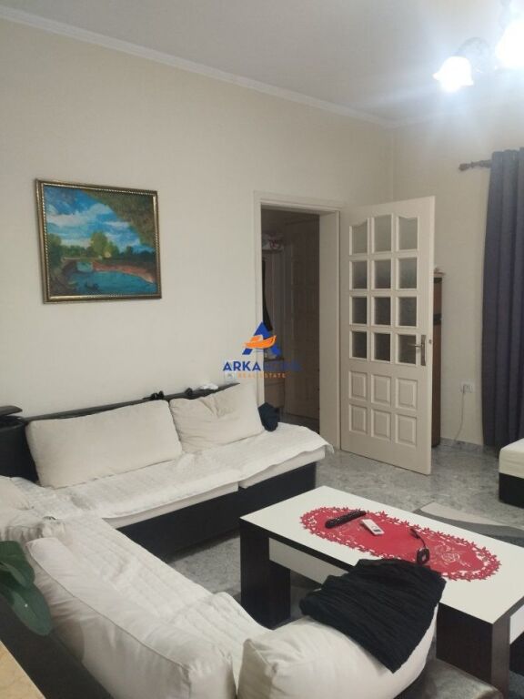 VENDESI PRIVATO IN VENDITA 2 PIANI "VIA TANUSH SHYRI, KOMBINAT" 235.000 EURO
