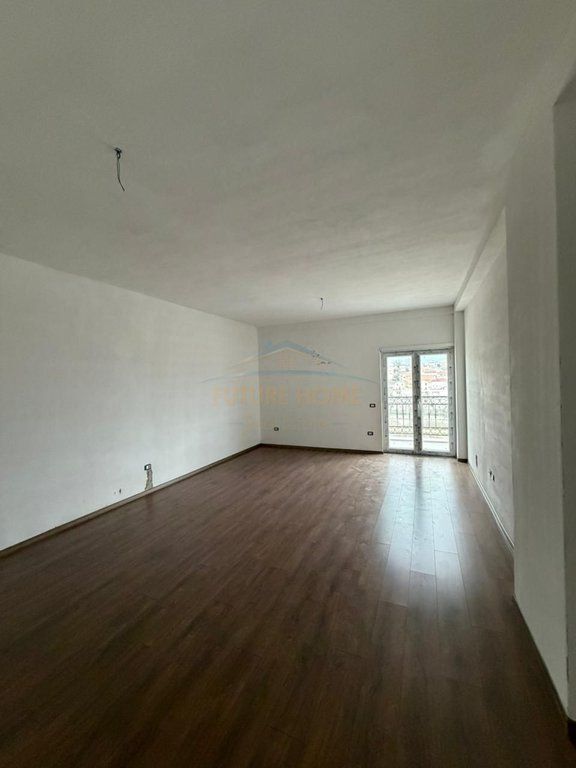 In vendita, Appartamento 2+1+2, Sauk, Porta Nuova di Tirana, Tirana.