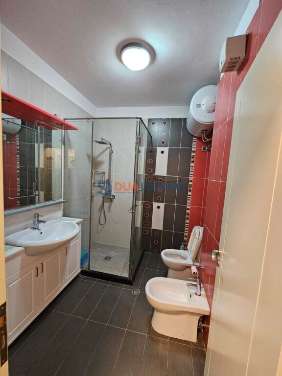 Jepet me qira apartament 2+1+2 tek 21 Dhjetori