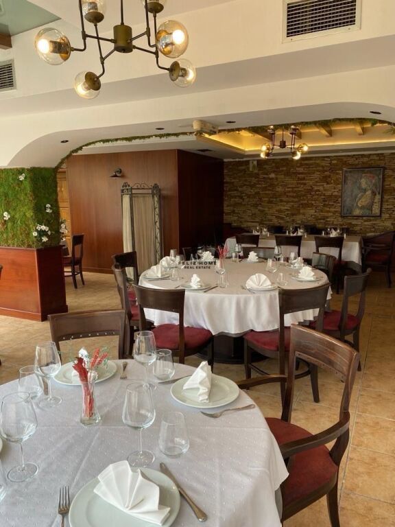 RESTAURANT FOR RENT 500 M2 BRRYLI 500,000 LEKE