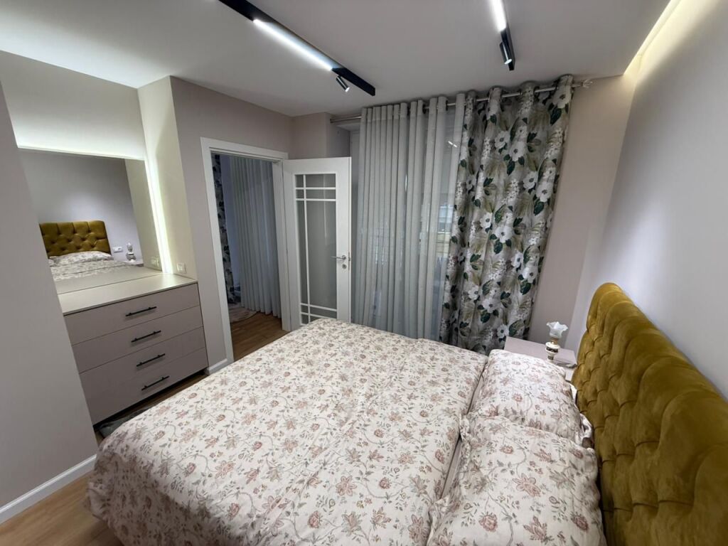 📣 AFFITTO SUPER Appartamento 1+1 con Balcone 📍 Giardino Zoologico, Tirana ✨ 💶 Prezzo 900 Euro