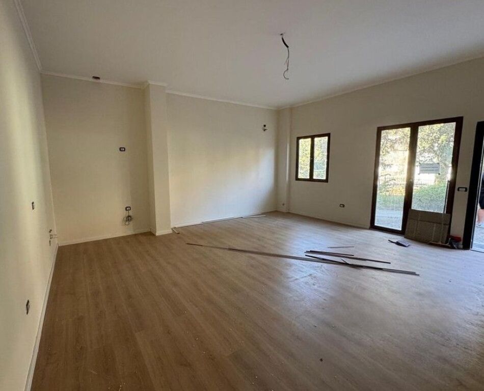 Appartamento 2+1+2 in Vendita a Fresk, Tirana