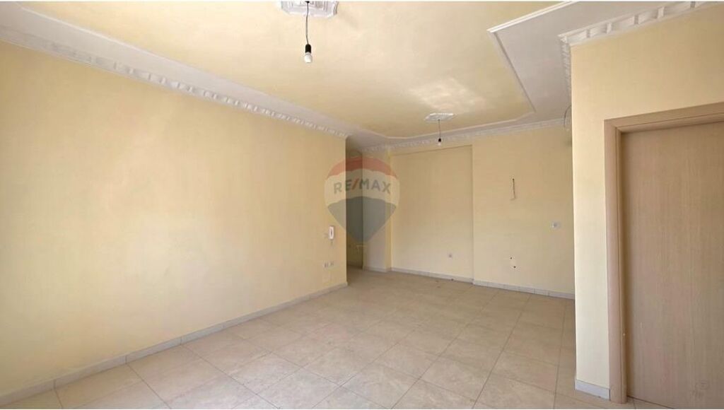 🏡 Shitet Apartament 1+1 në Transballkanike, Vlorë Pas Supermarket Haso
