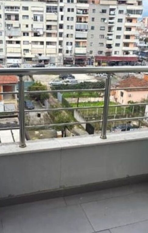 Jepet me qera apartament 2+1+2