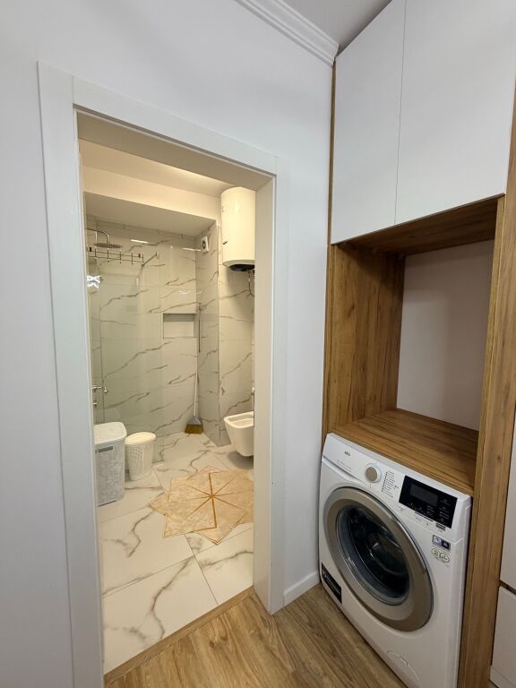 🏠 Jepet me qira apartament 1+1 në Yzberisht – Pallati i Dea Bar