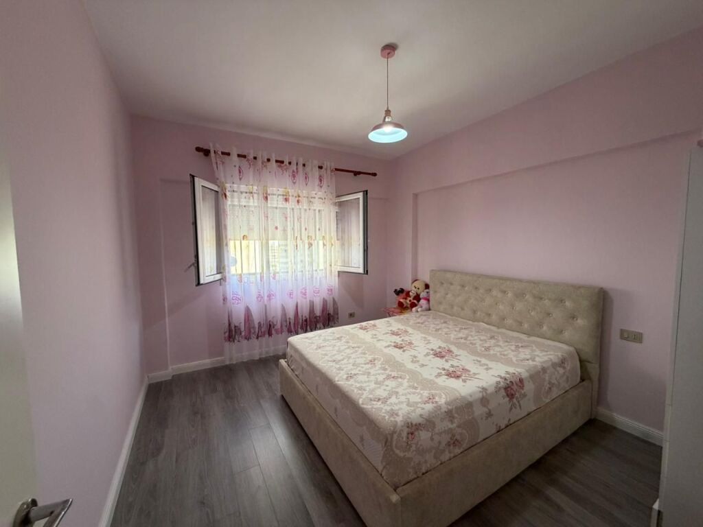 Appartamento 2+1 in affitto a Komuna e Parisit.