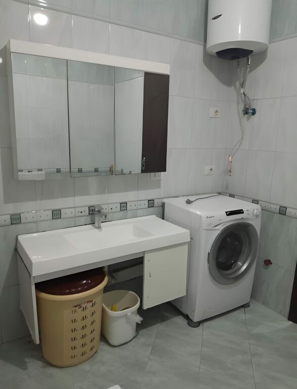 Jepet me Qera – Apartament 2+1 në Yzberisht !