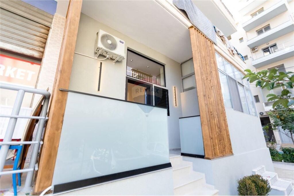 Apartament 1+1 ne shitje vije e pare Lungo Mare, Vlore