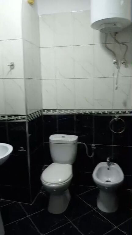 Jepet me qera apartament  2+1 Yzberisht