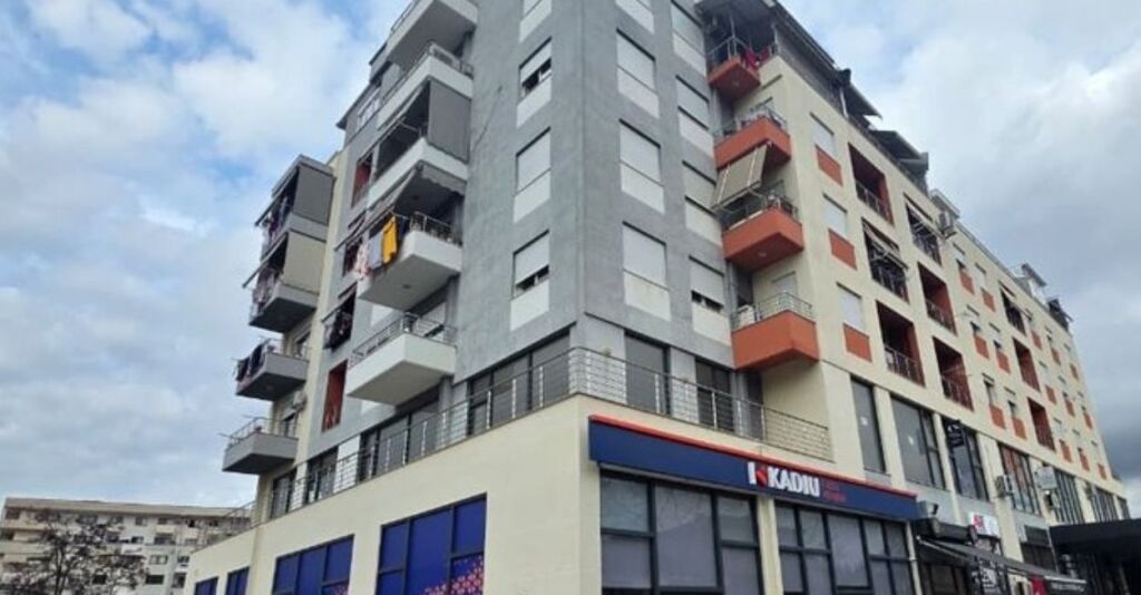 Jepet me qera apartament 2+1+2