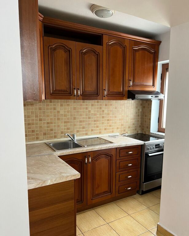 For rent Apartment 1+1, Oxhaku near the United School 400 thousand lek