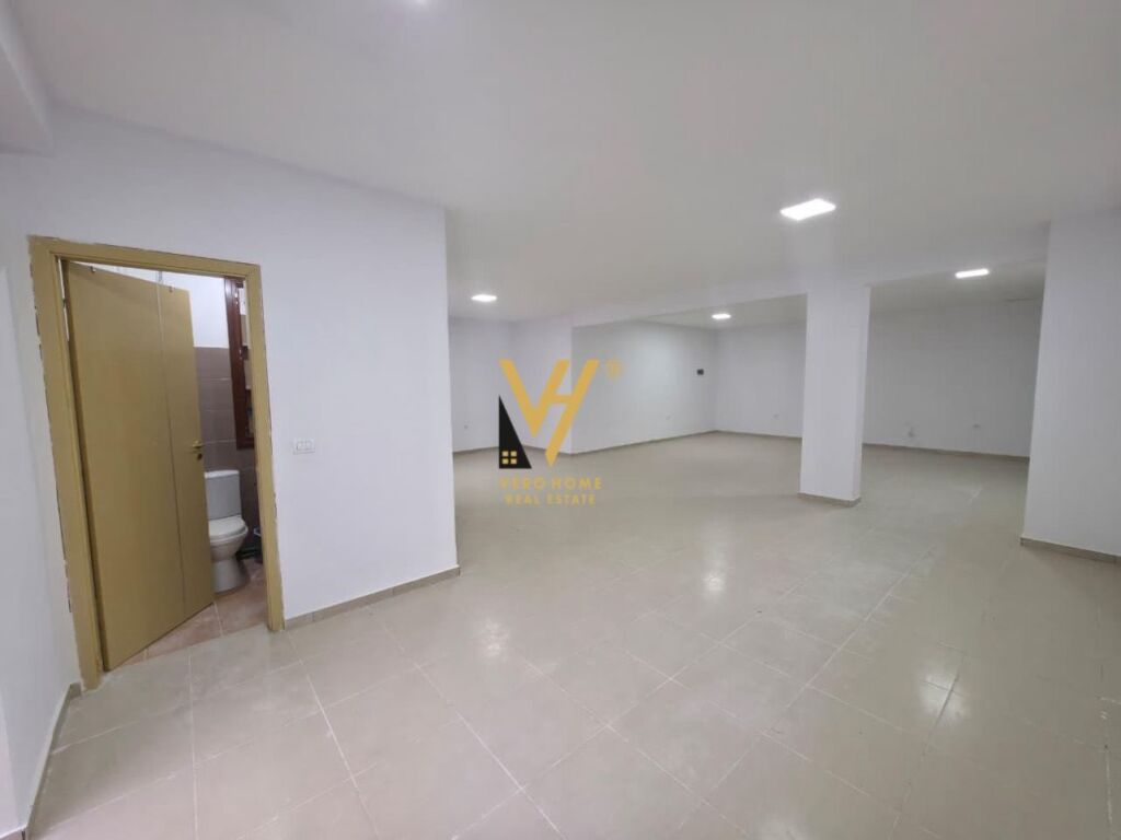 NEGOZIO IN VENDITA 90 M2 AL GIARDINO BOTANICO 180.000 EURO