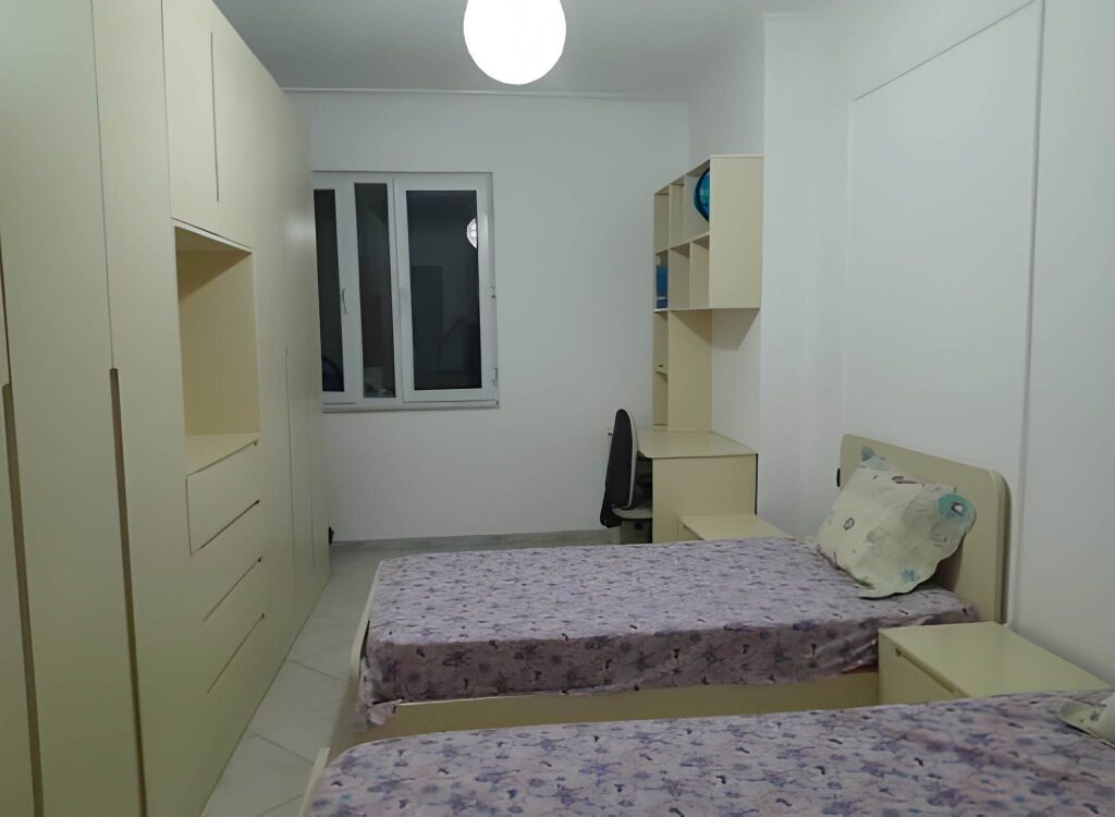 Jepet me Qera – Apartament 2+1 në Yzberisht !