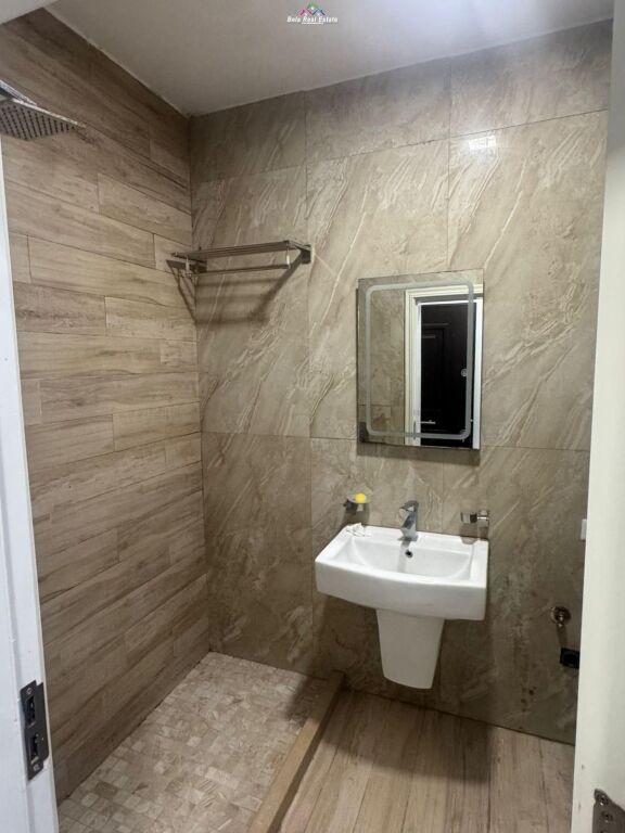 Appartamento In Affitto 1+1 Vicino 5 Maji ( ID B2101522) Tirana
