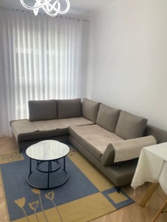 1+1,i mobiluar te univers city,ne proces hipotekimi,82.600 euro