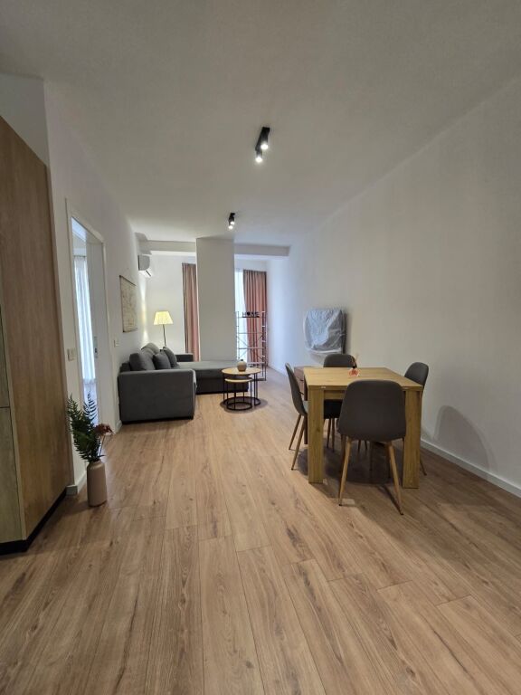 Apartament 1+1+parkim me qira te Mine Peza